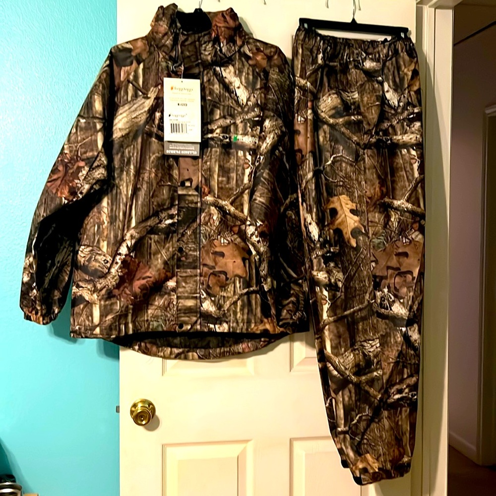 frogg toggs all sport jacket pants combo. NWT. Excellent condition Size Large